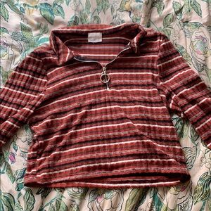 Cropped 90's vibes sweater from AE